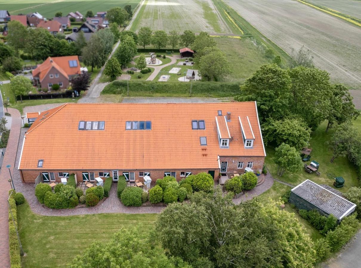 Gulfhof Butendiek - Ferienapartments Neuharlingersiel Exterior foto